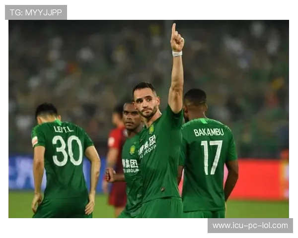 足球球星被深情表白引热议 球迷示爱方式创意十足